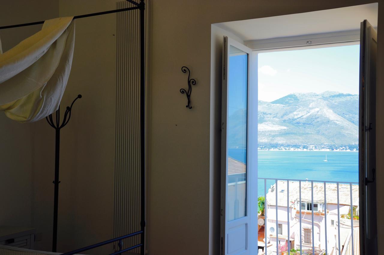 Il Bottone Al Duomo Bed & Breakfast Gaeta Ngoại thất bức ảnh