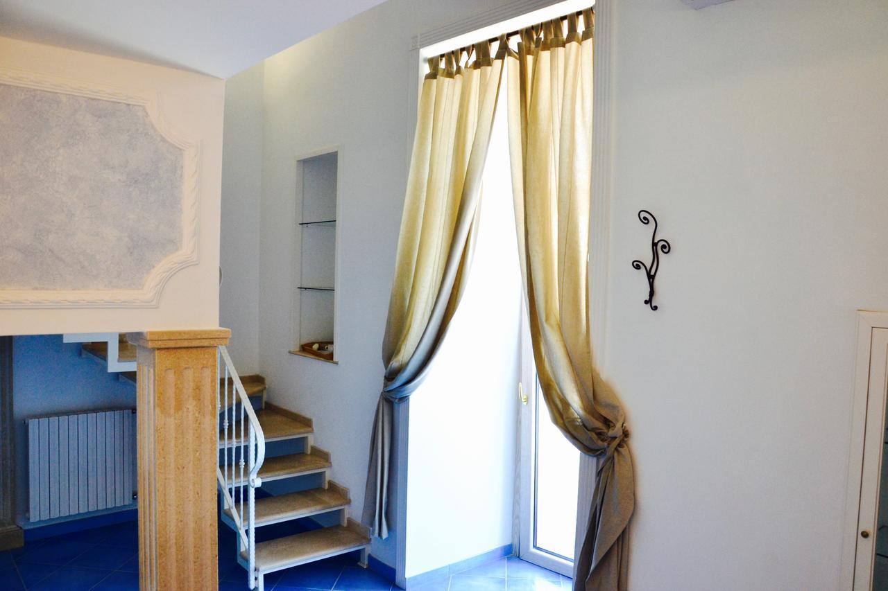 Il Bottone Al Duomo Bed & Breakfast Gaeta Phòng bức ảnh