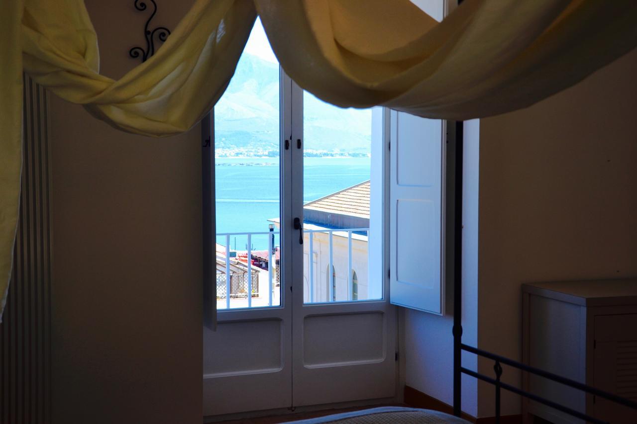 Il Bottone Al Duomo Bed & Breakfast Gaeta Ngoại thất bức ảnh