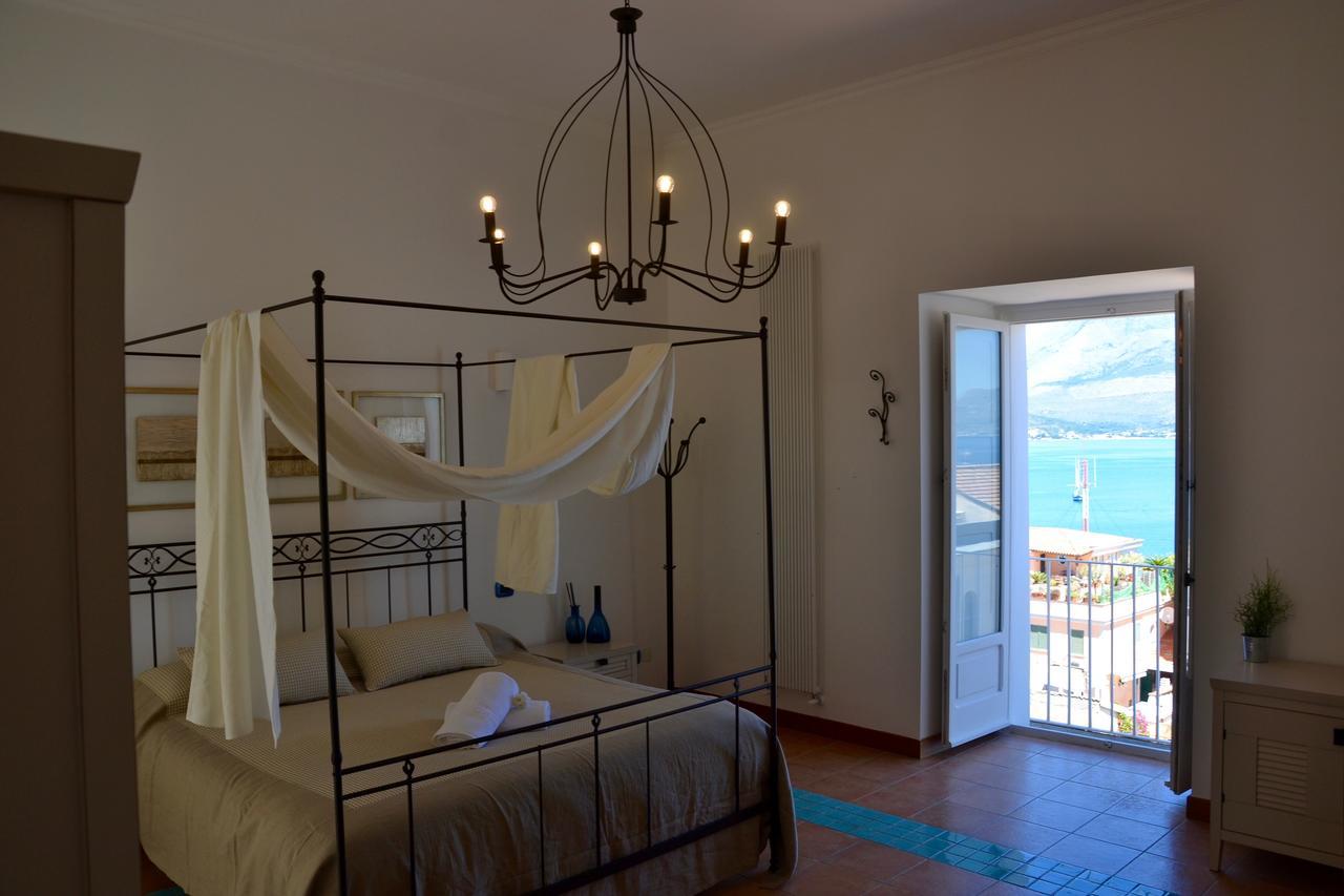 Il Bottone Al Duomo Bed & Breakfast Gaeta Ngoại thất bức ảnh